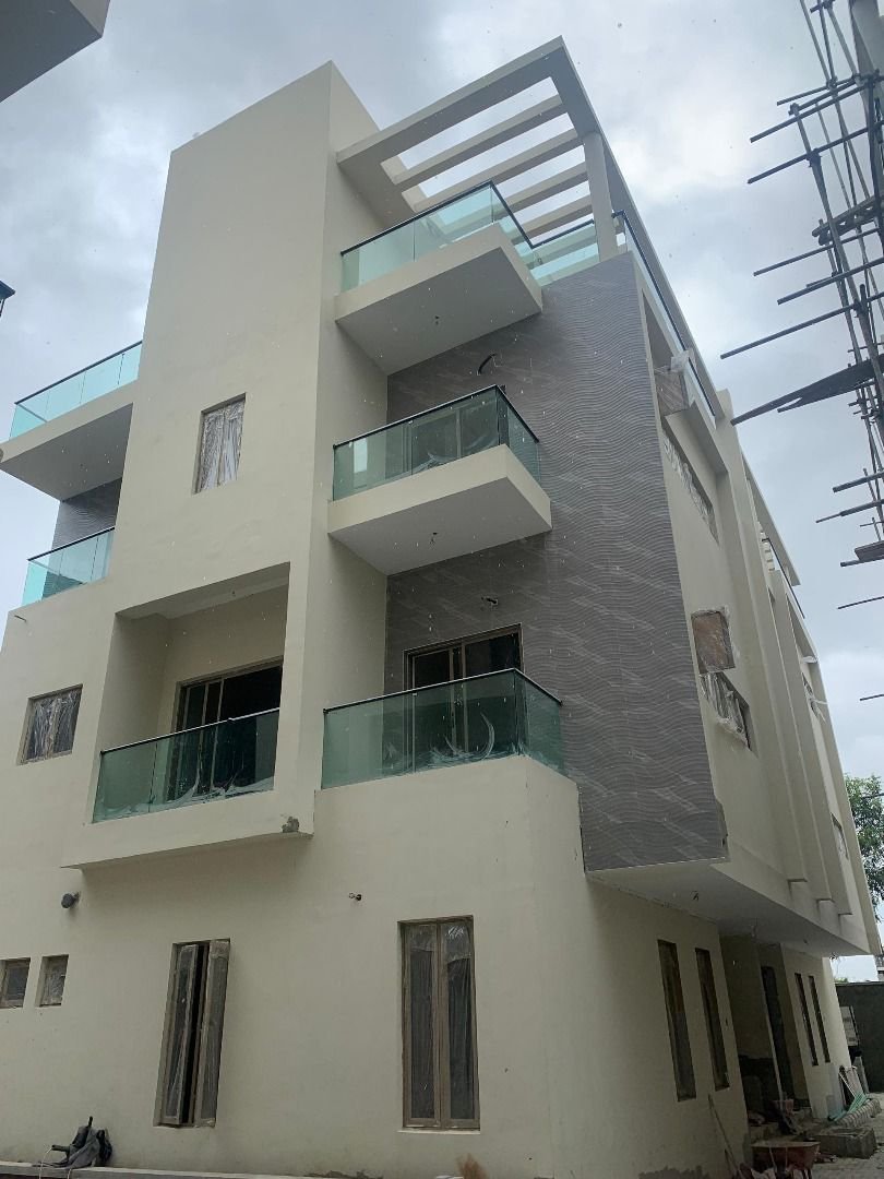 Fully serviced 5bedroom semi-detached with BQ